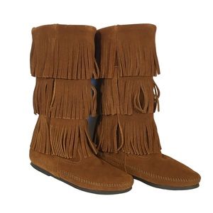 Minnetonka Brown 3-Layer Fringe Pull On Boot, Women's 6